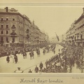"Kossuth Lajos temetési menete az Erzsébet körúton (jobboldalt a New York-palota erkélye). A felvétel 1894. április 1-én készült." A kép forrását kérjük így adja meg: Fortepan / Budapest Főváros Levéltára. Levéltári jelzet: HU.BFL.XV.19.d.1.04.010
