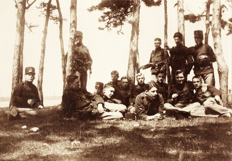 a Császári és Királyi Katonai Műszaki Főiskola (ma HTL Mödling néven főiskola) kadétjai. fotok_46484.jpg
