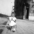 Dombovári út a Fehérvári út felől, jobbra az 1. számú ház.