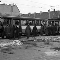 Indóház tér, az 1-es villamos megállójában a Budapesti Kórus tagjai.