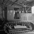 Mátyásföld, Újszász utca 41-43. Magyar Királyi Honvéd gépkocsiszertár, szovjet gyártmányú S-65 Sztalinyec traktor.