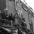 Hősök tere, május 1-i ünnepség. A tribünön elől balról Rákosi Mátyás, Szakasits Árpád, Rajk László, Marosán György.