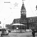 Place Emile Bockstael, szemben az egykori laekeni városháza (ma Bibliothèque de Laeken)