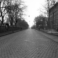 Váci út, balra a Fővárosi Vízművek, jobbra a Tungsram (ma GE Hungary).
