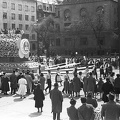 Dózsa György út (Felvonulási tér) a Műcsarnok mellől nézve, balra a Benczúr utca torkolata.