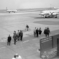 MALÉV IL-14-es és egy KLM Lockheed L-188-as repülőgép.