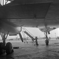 a hangárból nézve. Szemben egy IL-18-as és egy IL-14P repülőgép.