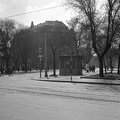 Dugonics tér, jobbra a Tisza Lajos (Lenin) körút és a Petőfi Sándor sugárút elágazása.