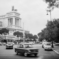 Via dei Fori Imperiali, balra a II. Viktor Emanuel emlékmű.