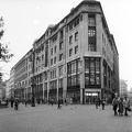 Vörösmarty tér, Luxus Áruház.