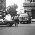 Nádor (Münnich Ferenc) utca, szemben a Zoltán (Beloiannisz) utca. Háttérben a Szabadság tér, a Münnich Ferenc utca visszanevezésekor.